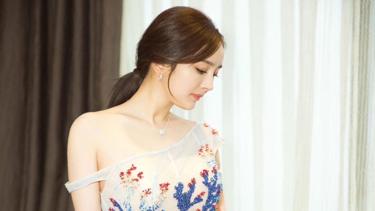 美丽的姑娘免费观看在线: 探索她们的魅力与风采