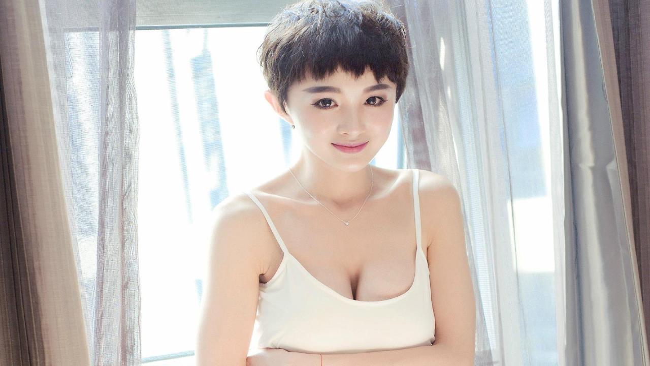 两口子曰批的视频: 夫妻互动的真实瞬间